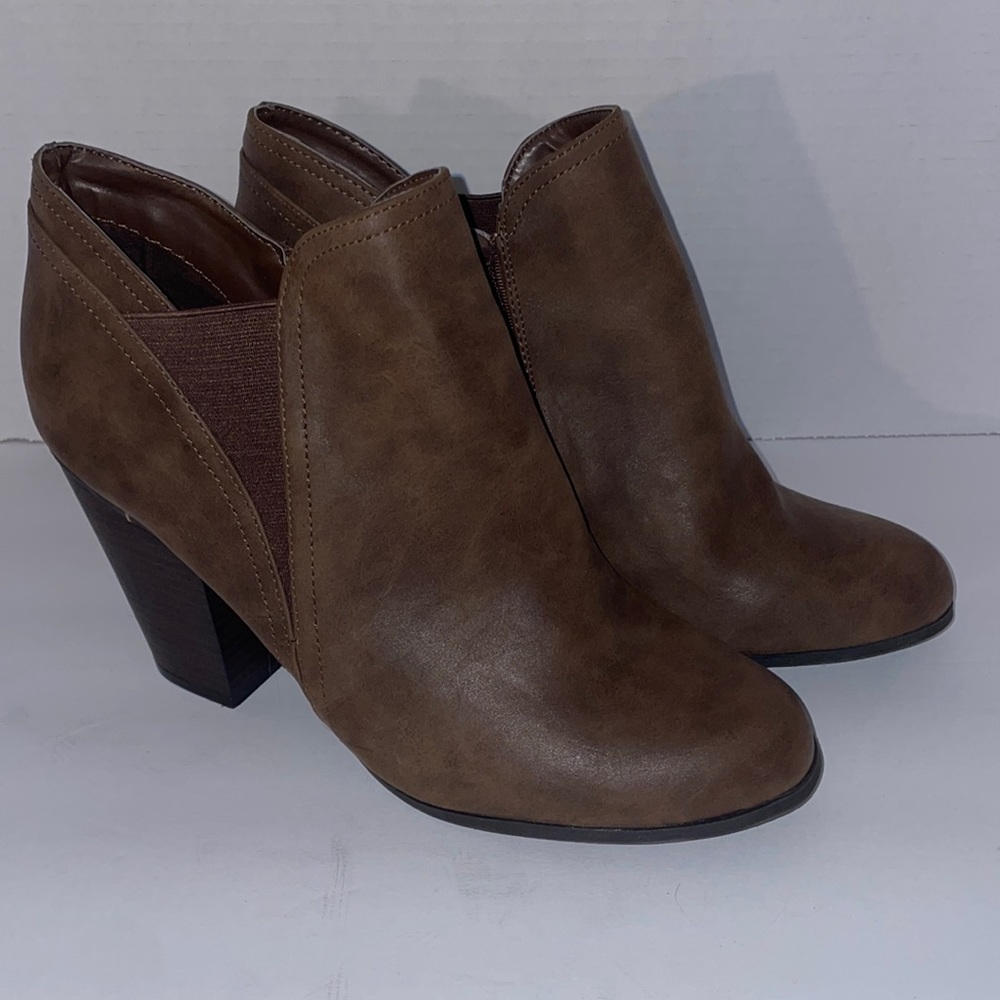 Brown ankle boots. brand new - never worn. brand - Fergalicious